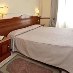 Hiberia Отель