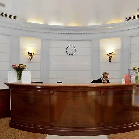 Hiberia Szálloda 3*