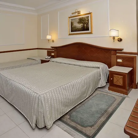 Hiberia Szálloda 3*