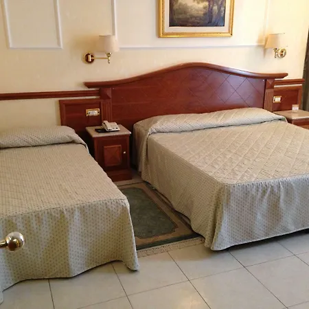 Hiberia Hotel 3*